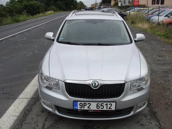 Škoda Superb 2.0 TDi, 125 kW, 4X4, klima - foto 8