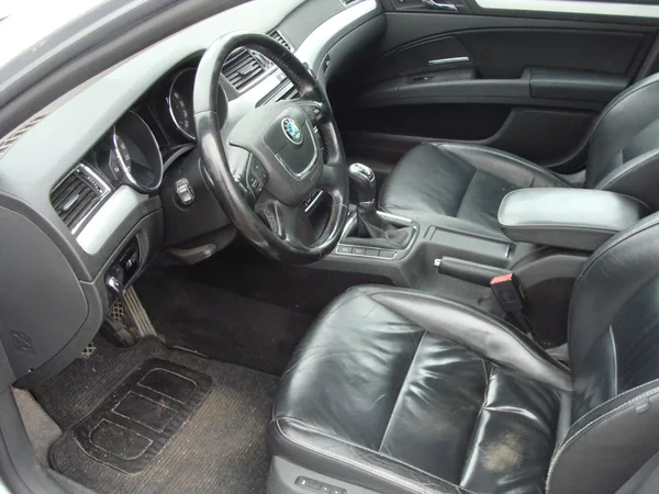 Škoda Superb 2.0 TDi, 125 kW, 4X4, klima - foto 9