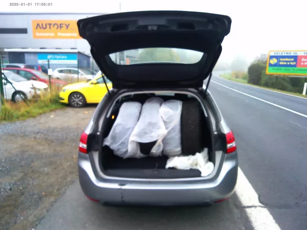 Peugeot 308 1.6 HDi, 73 kW, klima, 2x kola - foto 11