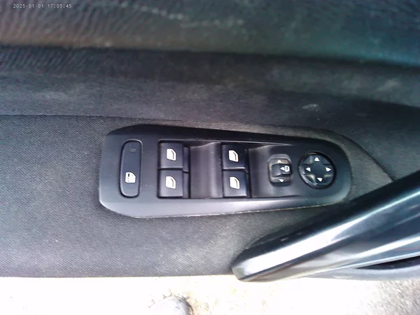 Peugeot 308 1.6 HDi, 73 kW, klima, 2x kola - foto 14