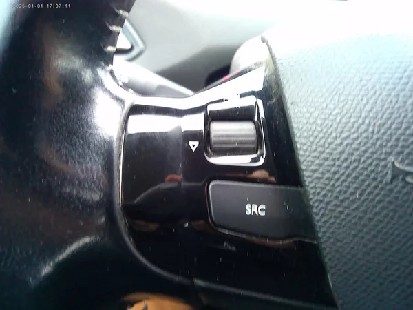 Peugeot 308 1.6 HDi, 73 kW, klima, 2x kola - foto 22