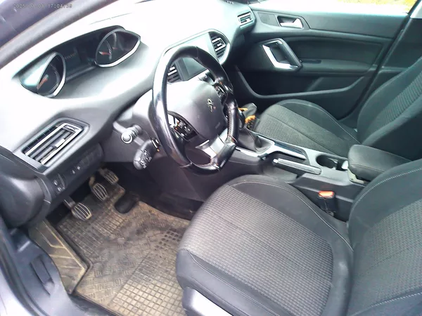 Peugeot 308 1.6 HDi, 73 kW, klima, 2x kola - foto 9