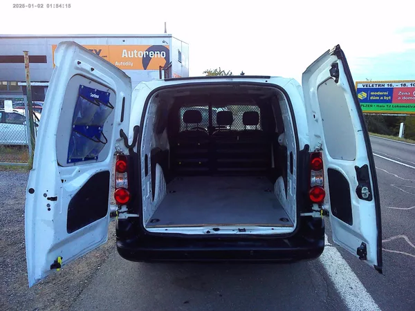 Peugeot Partner 1.6 e-HDi, 66 kW, klima, LONG - foto 10