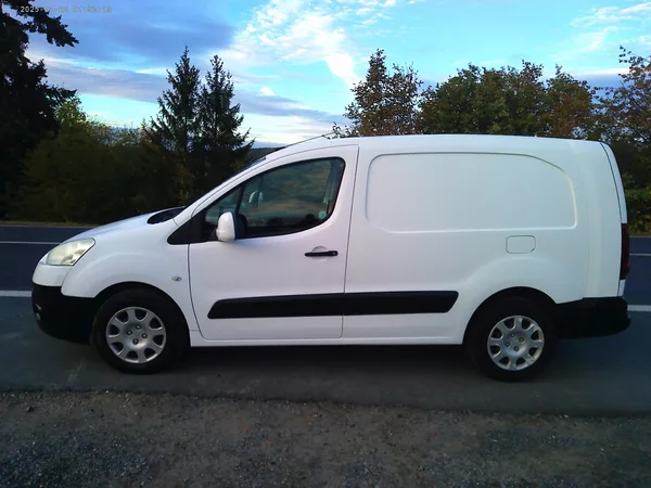 Peugeot Partner 1.6 e-HDi, 66 kW, klima, LONG - foto 2