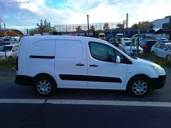Peugeot Partner 1.6 e-HDi, 66 kW, klima, LONG - foto 6
