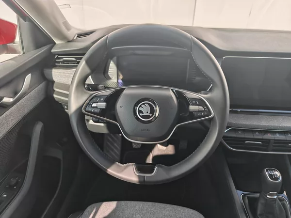 Škoda Octavia Top Selection 6MP 1,5TSI - foto 11