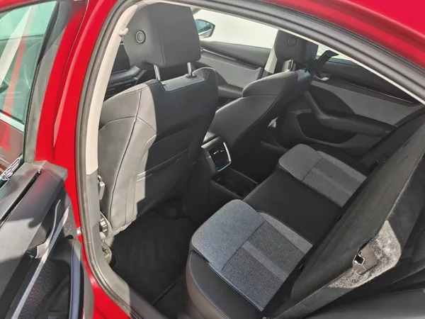 Škoda Octavia Top Selection 6MP 1,5TSI - foto 7