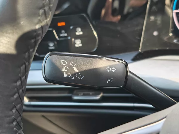 Volkswagen Golf Life 1,0TSi - foto 13