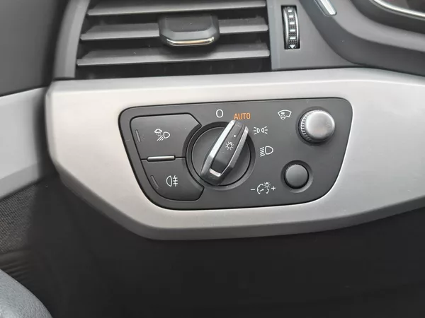 Audi A4 Quattro ST7 2,0TDI - foto 21