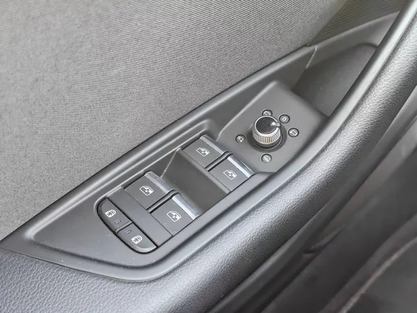 Audi A4 Quattro ST7 2,0TDI - foto 22