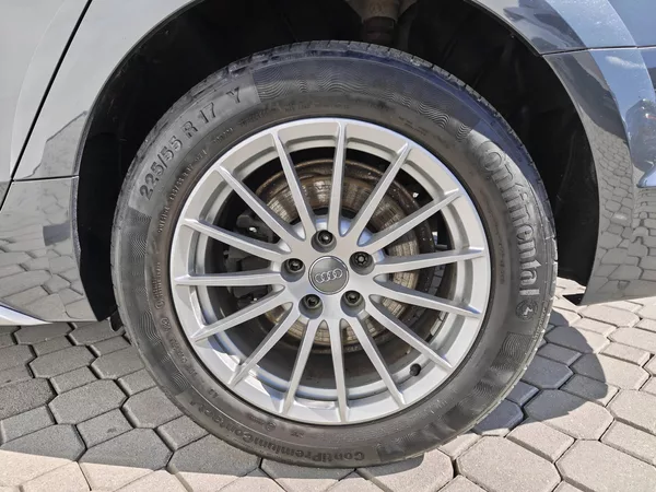 Audi A4 Quattro ST7 2,0TDI - foto 23