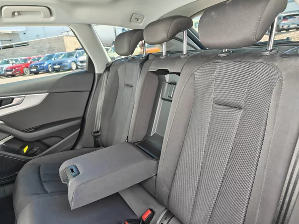 Audi A4 Quattro ST7 2,0TDI - foto 8