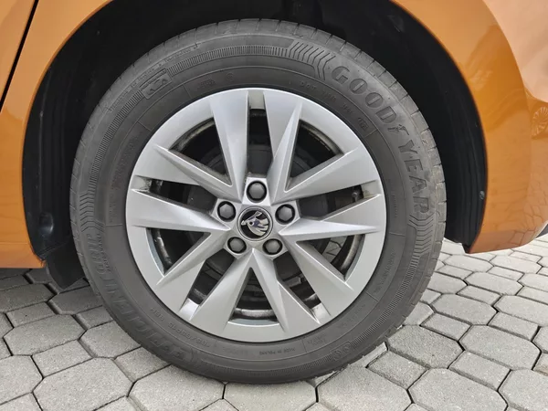 Škoda Fabia Style 6MP 1,0TSI - foto 20