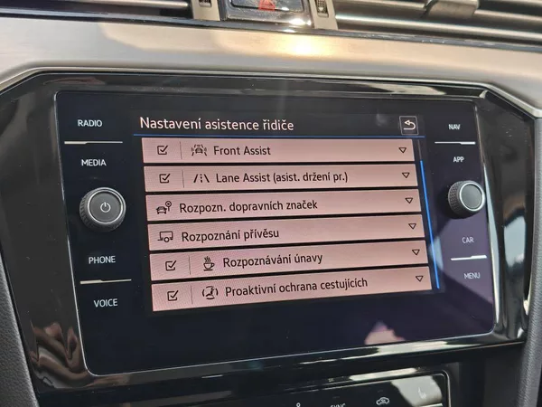Volkswagen Passat Alltrack 7DSG 4Motion 2,0TDi - foto 16