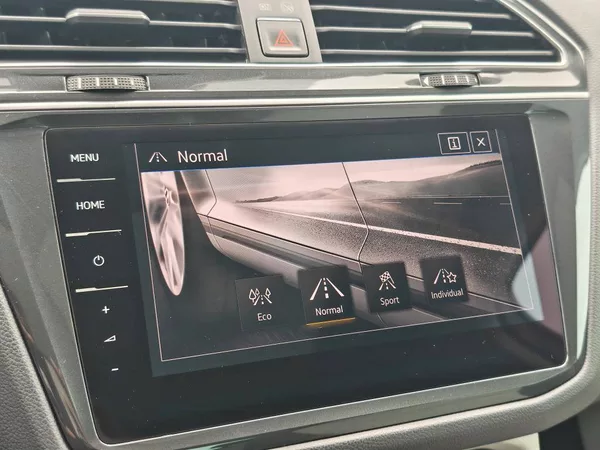 Volkswagen Tiguan R-Line Highline 4Motion DSG 2, - foto 17