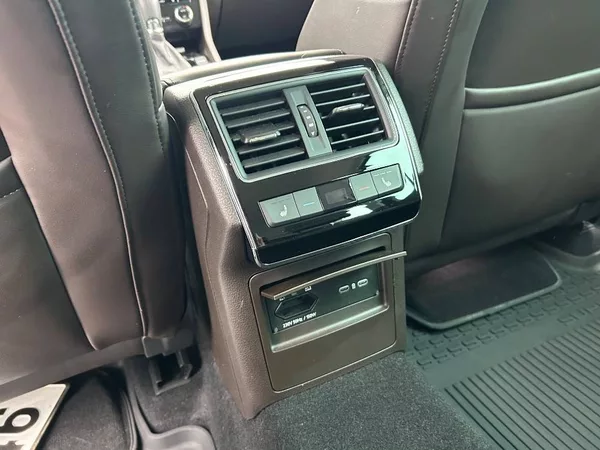 Škoda Superb L&K 4x4 7DSG 2,0TDI - foto 10
