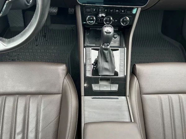 Škoda Superb L&K 4x4 7DSG 2,0TDI - foto 11