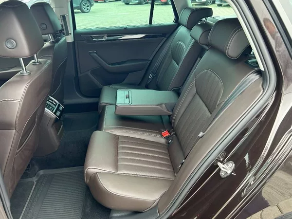 Škoda Superb L&K 4x4 7DSG 2,0TDI - foto 9