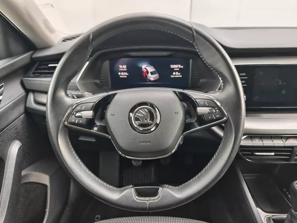 Škoda Octavia Ambition 1,5TSI - foto 11