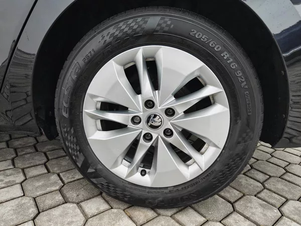 Škoda Octavia Ambition 1,5TSI - foto 19