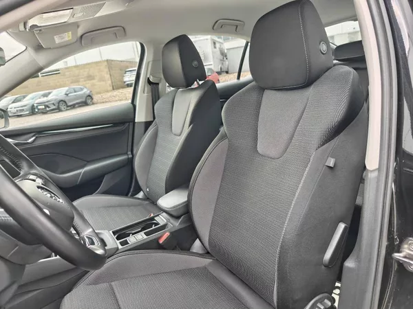 Škoda Octavia Ambition 1,5TSI - foto 6