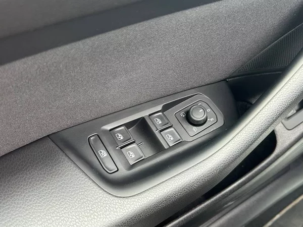 Volkswagen Passat Business 2,0TDi - foto 21