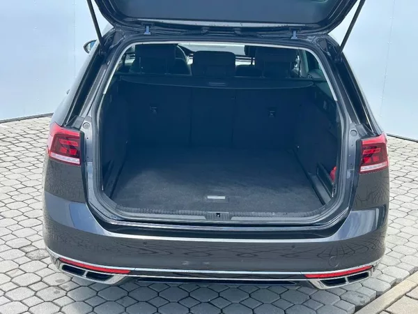 Volkswagen Passat Business 2,0TDi - foto 24
