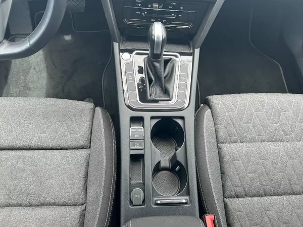 Volkswagen Passat Business 2,0TDi - foto 9