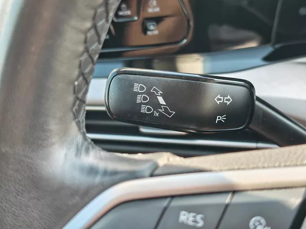 Volkswagen Golf Life 6G 1,0TSi - foto 13
