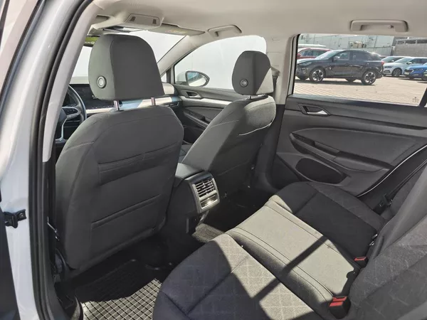 Volkswagen Golf Life 6G 1,0TSi - foto 7