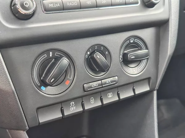 Škoda Rapid Ambition 1,2 TSI - foto 16