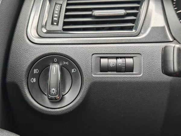 Škoda Rapid Ambition 1,2 TSI - foto 17