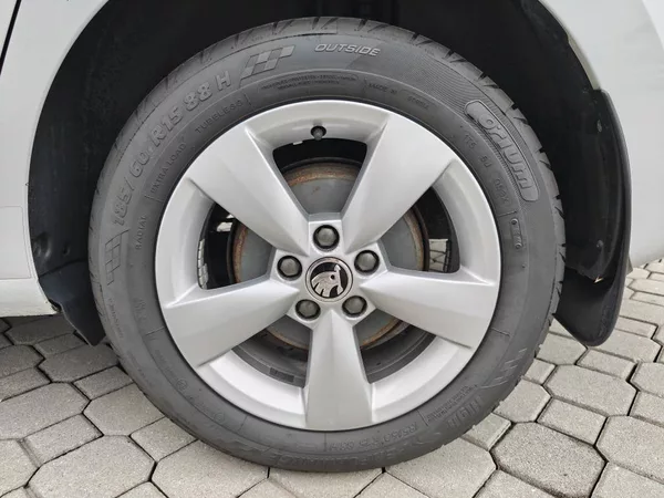 Škoda Rapid Ambition 1,2 TSI - foto 19