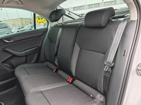 Škoda Rapid Ambition 1,2 TSI - foto 8