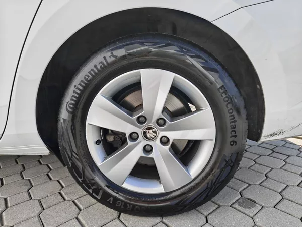 Škoda Superb Ambition 7DSG 2,0TDI - foto 21