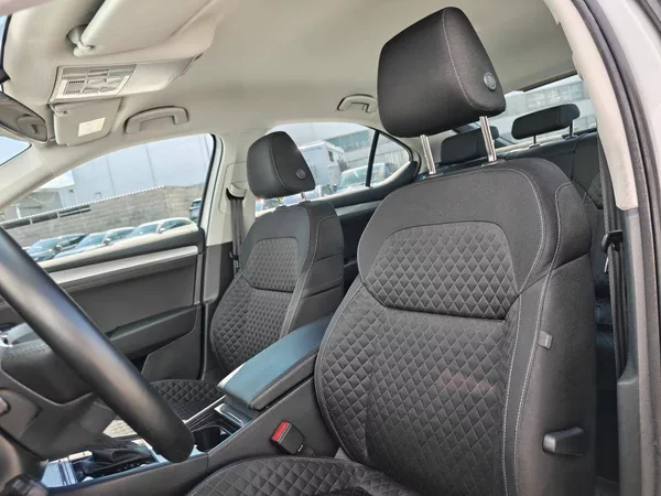 Škoda Superb Ambition 7DSG 2,0TDI - foto 7