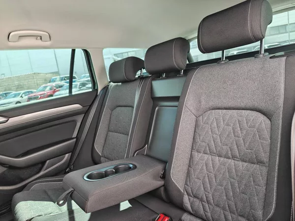 Volkswagen Passat Business 2,0TDi - foto 9