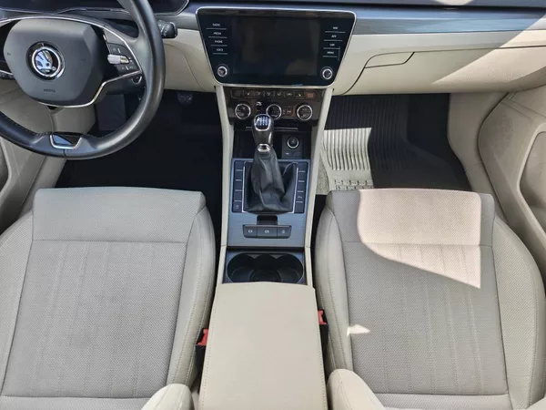 Škoda Superb Style 6MP 2,0TDI - foto 10