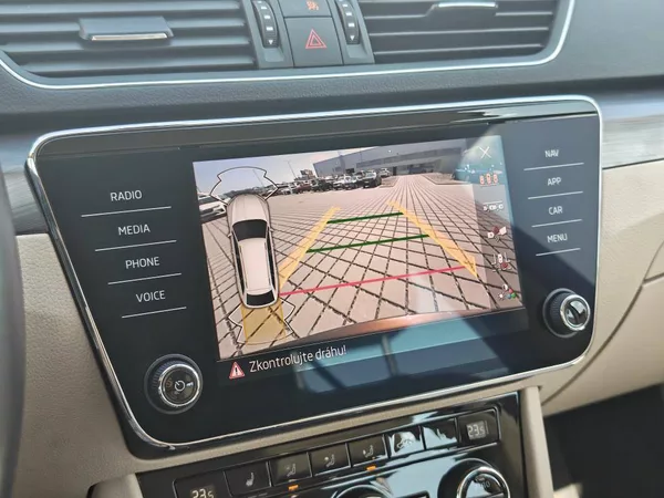 Škoda Superb Style 6MP 2,0TDI - foto 17