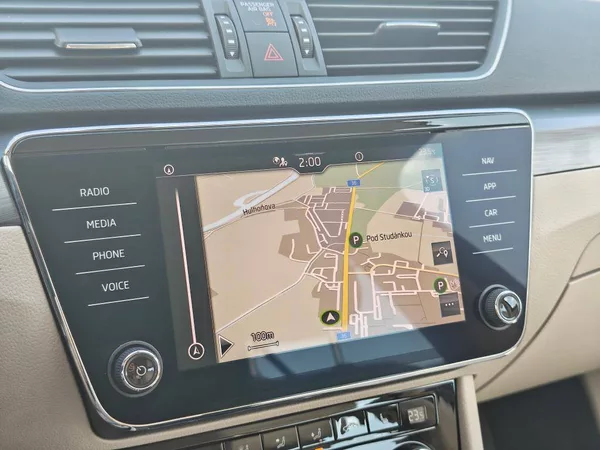 Škoda Superb Style 6MP 2,0TDI - foto 18