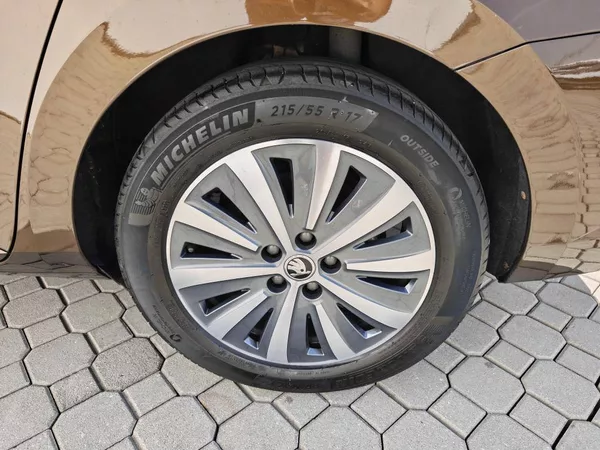 Škoda Superb Style 6MP 2,0TDI - foto 23