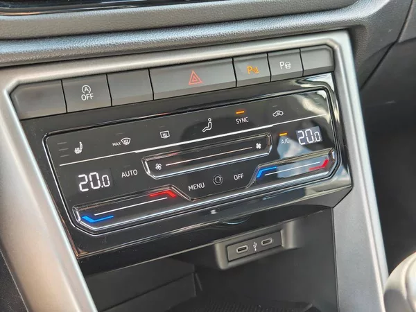 Volkswagen T-Roc Life 6G 1,0TSI - foto 17