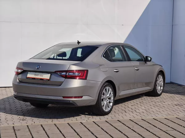 Škoda Superb Ambition Green tec 6DSG 2,0TDI - foto 2