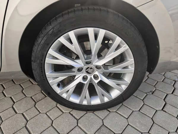 Škoda Superb Ambition Green tec 6DSG 2,0TDI - foto 20