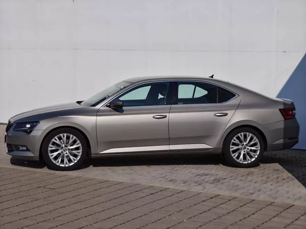 Škoda Superb Ambition Green tec 6DSG 2,0TDI - foto 3