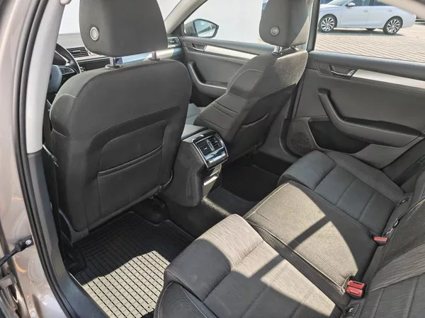 Škoda Superb Ambition Green tec 6DSG 2,0TDI - foto 7