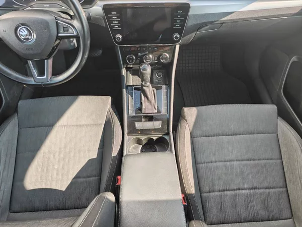Škoda Superb Ambition Green tec 6DSG 2,0TDI - foto 9