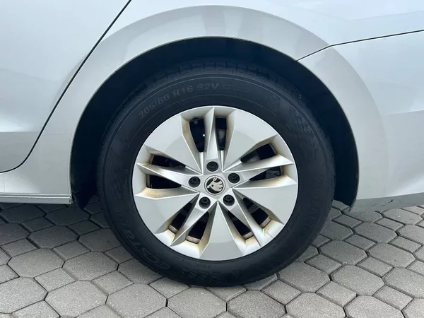 Škoda Octavia Ambition 7DSG 2,0TDI - foto 20