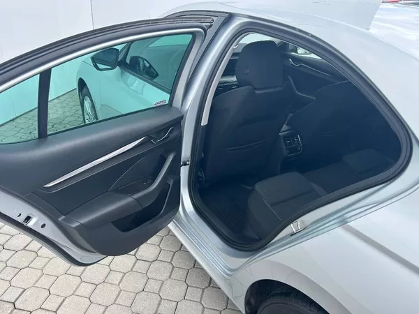 Škoda Octavia Ambition 7DSG 2,0TDI - foto 7