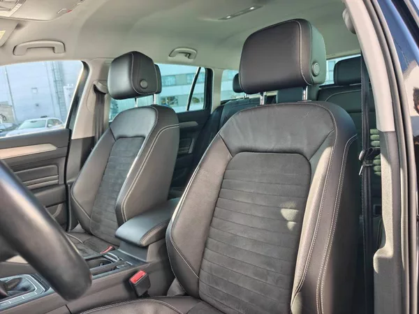 Volkswagen Passat Elegance 6G 2,0TDi - foto 6